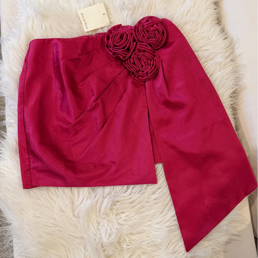 NWT Skylar Rose Hot Pink Rose Floral Mini Skirt